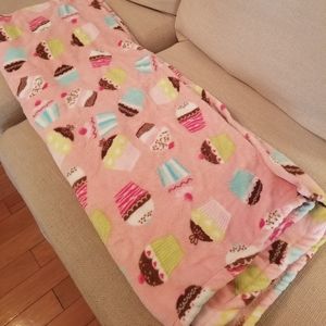 Fleecy Cupcake Blanket
